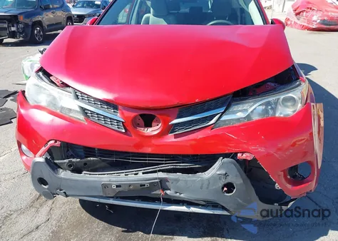 2015 Toyota Rav4 Xle z USA, uszkodzony, nr VIN 2T3WFREV2FW147247